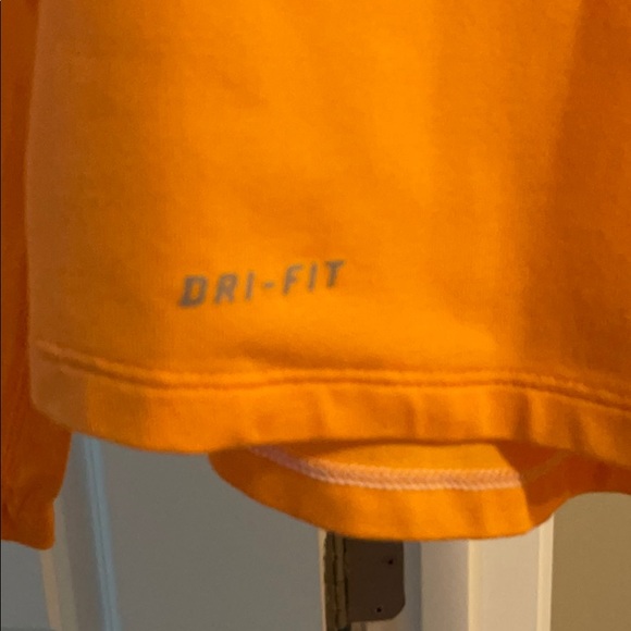 Like New Women’s Nike Dri-Fit Zip Up - Medium - Picture 3 of 6